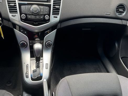 Used 2012 Chevrolet Cruze LT FWD image 17