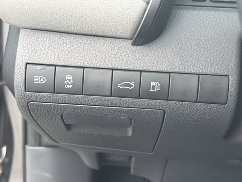 Certified 2018 Toyota Camry SE w/ Convenience Package FWD image 13