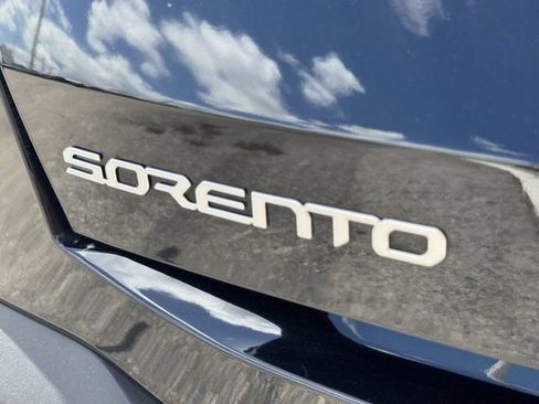 Certified 2024 Kia Sorento S AWD/4WD image 8