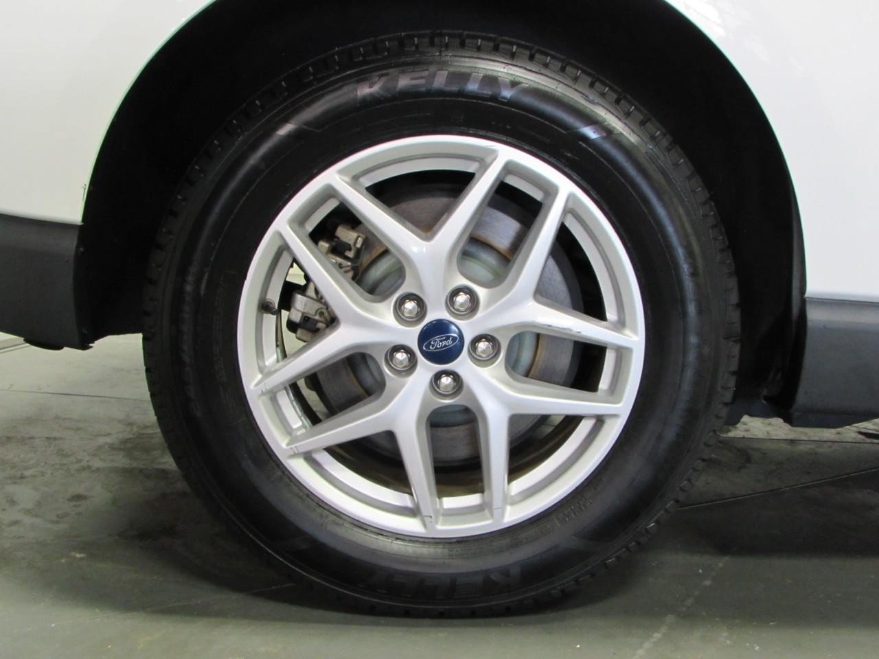 Used 2021 Ford Edge SEL AWD/4WD image 9