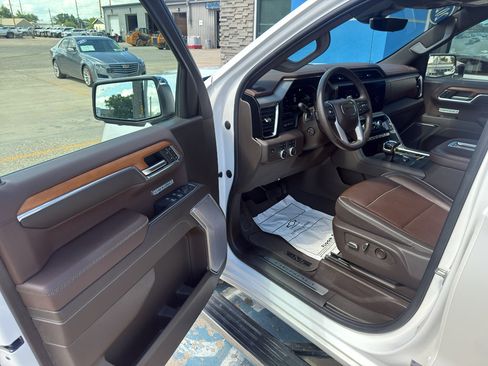 Used 2022 GMC Sierra 1500 Denali w/ Denali Reserve Package AWD/4WD image 14