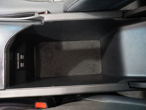 Used 2019 Toyota Camry XSE image 32