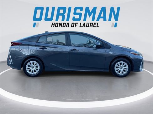 Used 2021 Toyota Prius Prime LE image 9