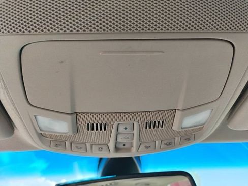 Used 2019 Lincoln MKZ Reserve FWD image 19