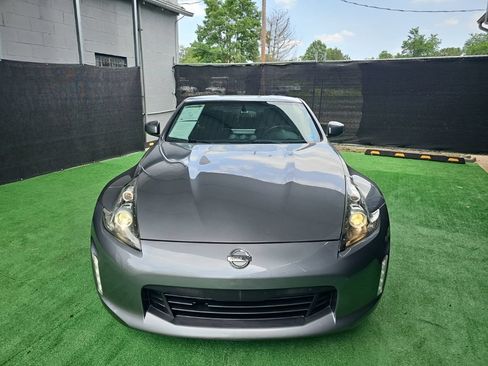 Used 2017 Nissan 370Z Coupe RWD image 11