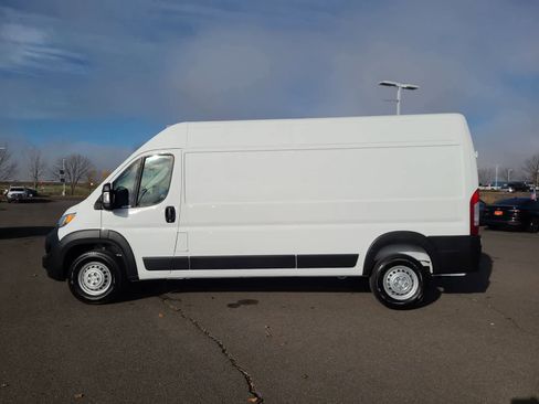 New 2026 RAM ProMaster 2500 w/ Premium Convenience Group image 11