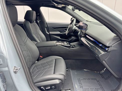Used 2024 BMW 530i w/ M Sport Package RWD image 16