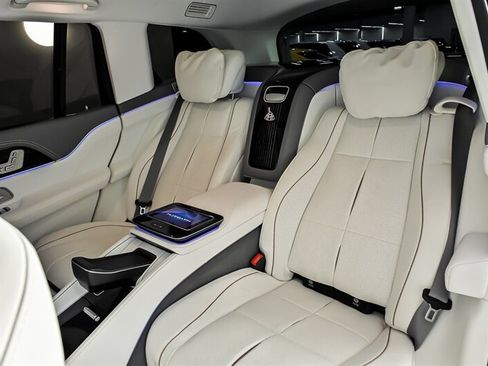 Used 2022 Mercedes-Benz Maybach GLS 600 4MATIC image 22