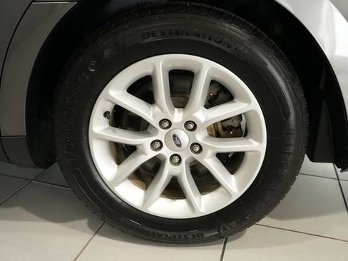 Used 2014 Ford Taurus SE FWD image 9