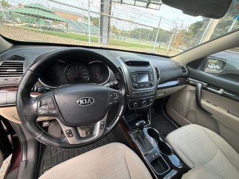 Used 2015 Kia Sorento LX FWD image 10