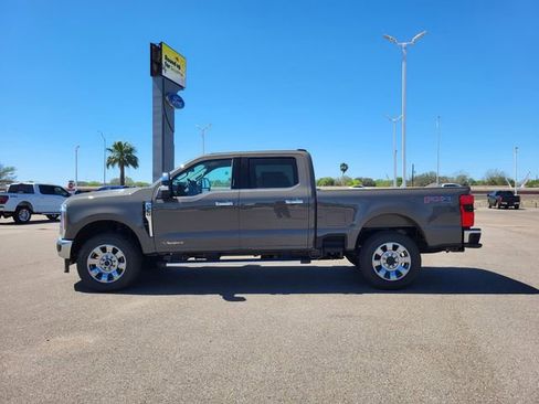 New 2026 Ford F250 Lariat w/ Chrome Package image 9