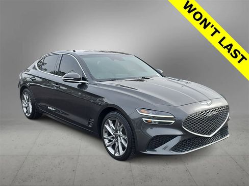 Used 2022 Genesis G70 2.0T image 2