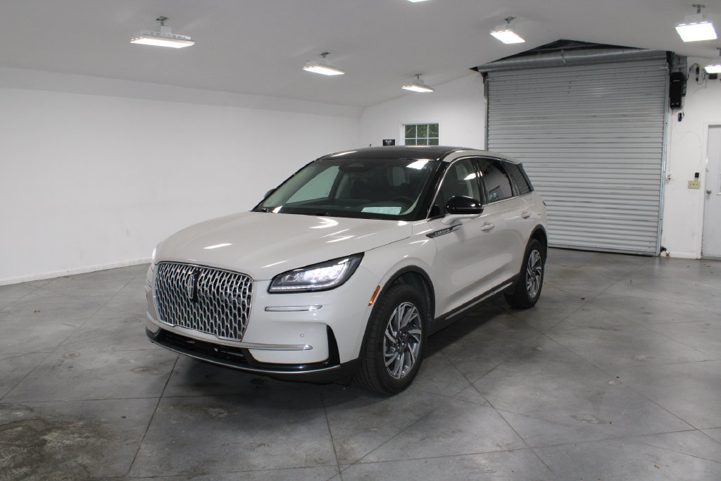 Used 2023 Lincoln Corsair AWD w/ Equipment Group 101A image 4