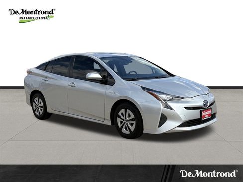 Used 2018 Toyota Prius Four image 3