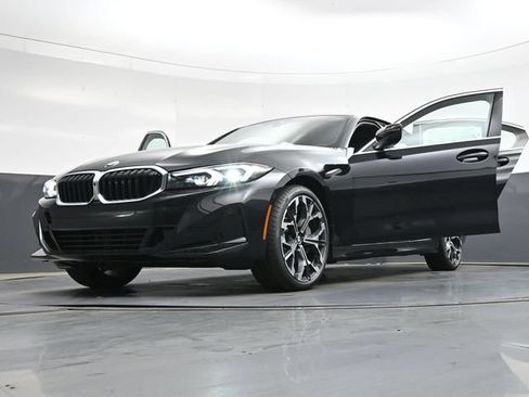 Certified 2026 BMW 330i Sedan w/ Premium Package RWD image 43