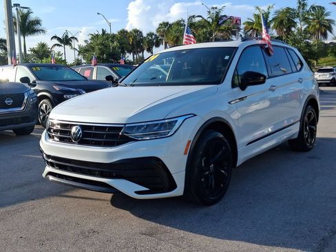 Used 2024 Volkswagen Tiguan SE R-Line FWD image 3