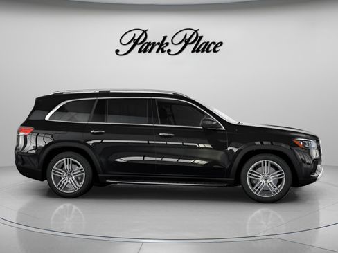 New 2026 Mercedes-Benz GLS 450 4MATIC image 28