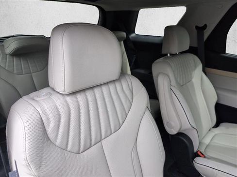 Used 2024 Hyundai Palisade Limited FWD image 23
