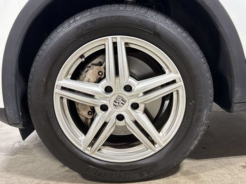 Used 2013 Porsche Cayenne S AWD/4WD image 28