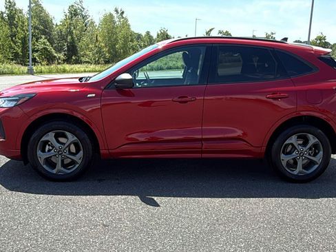 Used 2024 Ford Escape ST-Line w/ Tech Pack #1 AWD/4WD image 12