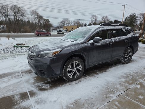 Used 2022 Subaru Outback Limited image 7