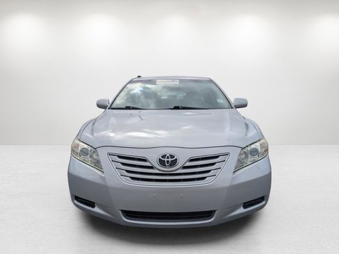 Used 2009 Toyota Camry LE image 2