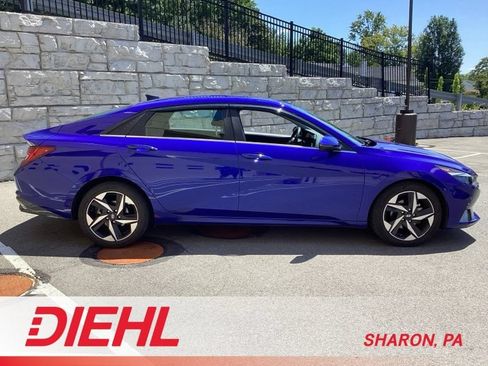Used 2021 Hyundai Elantra SEL w/ Convenience + Premium Package FWD image 8
