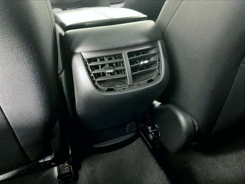 Used 2021 Chevrolet Malibu LT FWD image 11