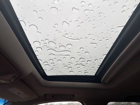 Used 2017 Cadillac Escalade Premium Luxury image 33