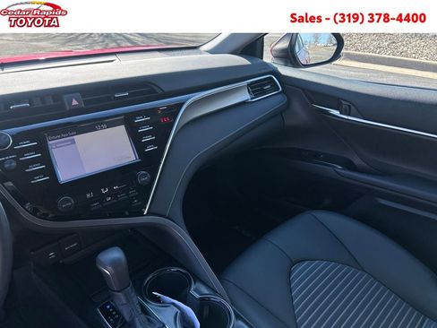 Certified 2018 Toyota Camry SE image 19