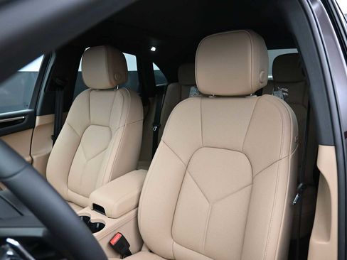 New 2026 Porsche Macan AWD/4WD image 5
