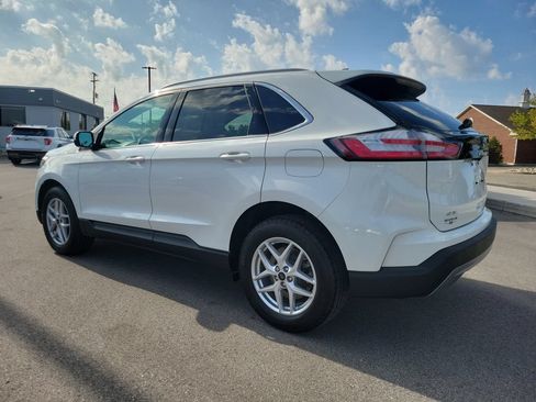 Used 2024 Ford Edge SEL w/ Convenience Package AWD/4WD image 3