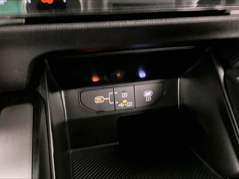 Certified 2026 Kia Sorento LX FWD image 15