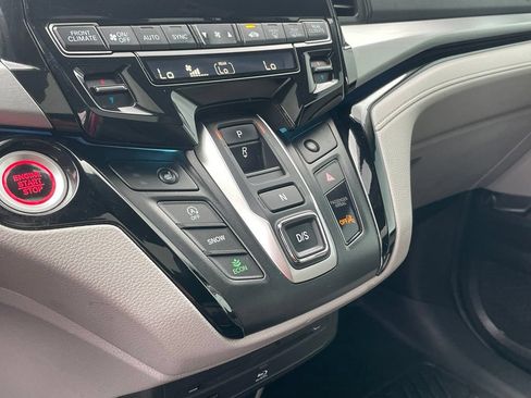 Used 2023 Honda Odyssey Touring image 17