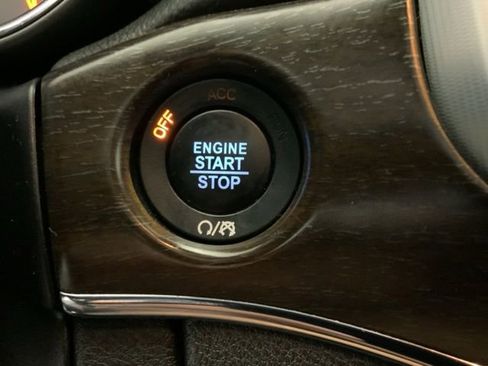 Used 2018 Jeep Grand Cherokee Limited AWD/4WD image 18