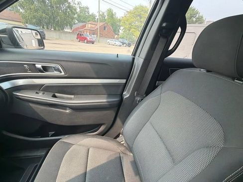 Used 2017 Ford Explorer XLT AWD/4WD image 29