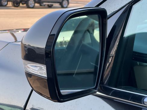 Used 2024 Ford Expedition Limited image 30