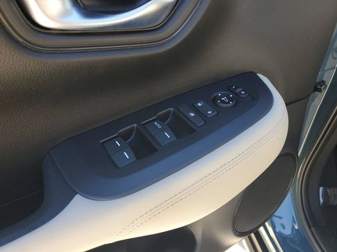 Used 2025 Honda HR-V LX image 27