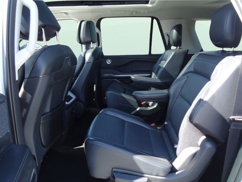 Used 2025 Lincoln Navigator L Reserve AWD/4WD image 14