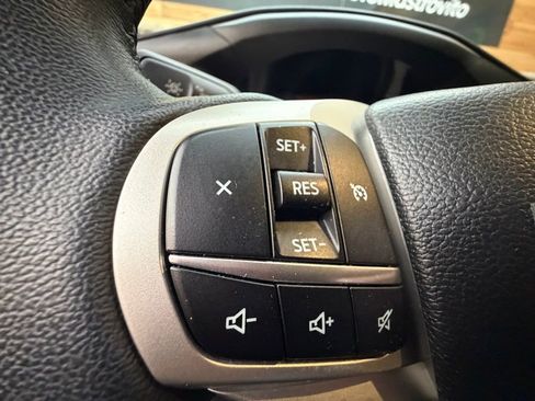 Used 2023 Ford Explorer XLT image 21