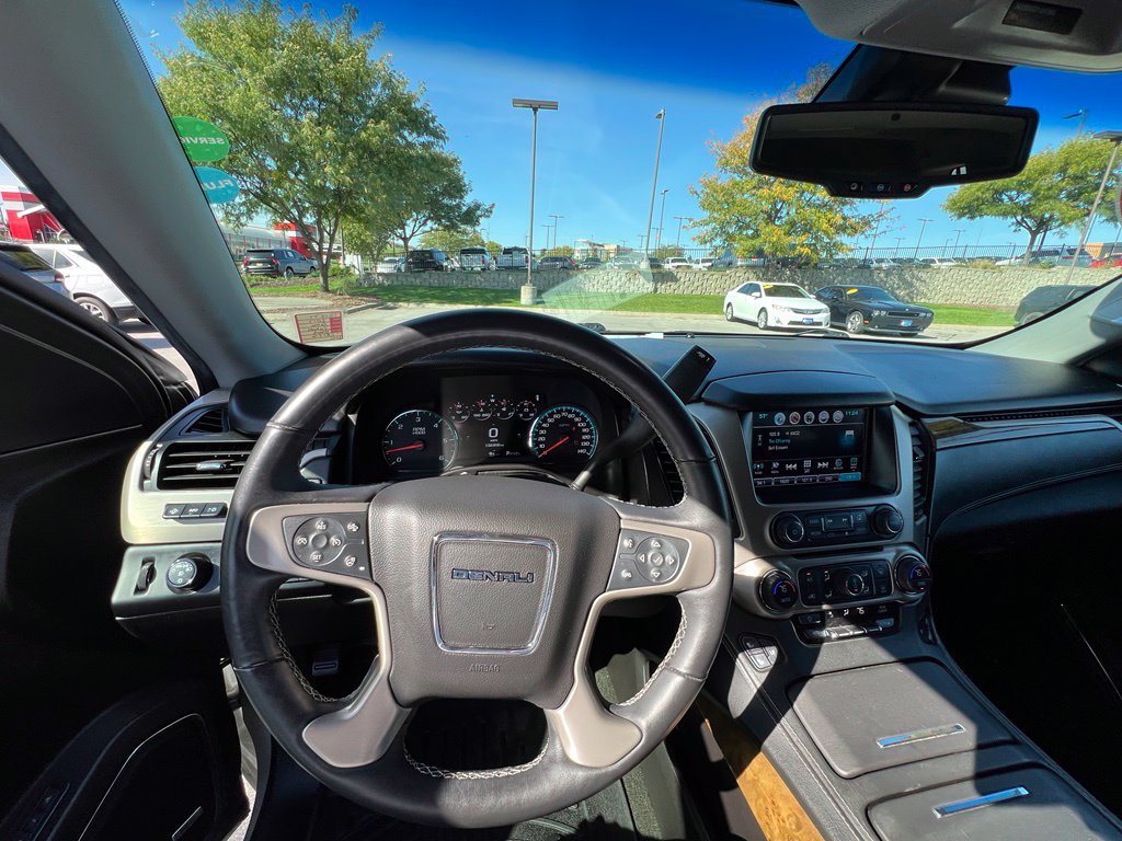 Used 2017 GMC Yukon Denali w/ Open Road Package AWD/4WD image 43