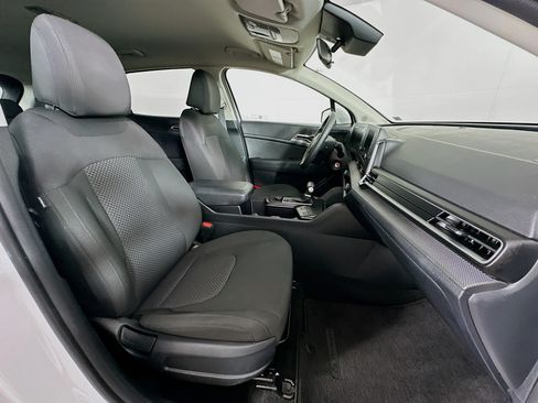 Used 2025 Kia Sportage LX FWD image 28