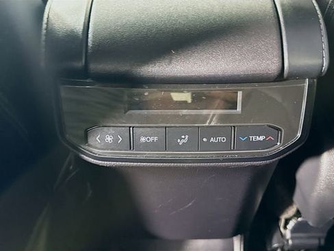 Used 2023 Toyota Highlander XSE FWD image 25