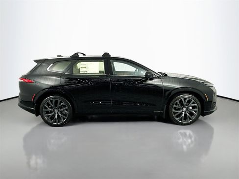 New 2025 Toyota Crown Signia Limited image 8