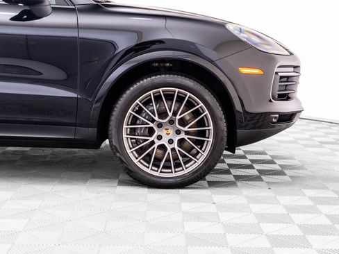 Certified 2023 Porsche Cayenne Platinum Edition AWD/4WD image 36