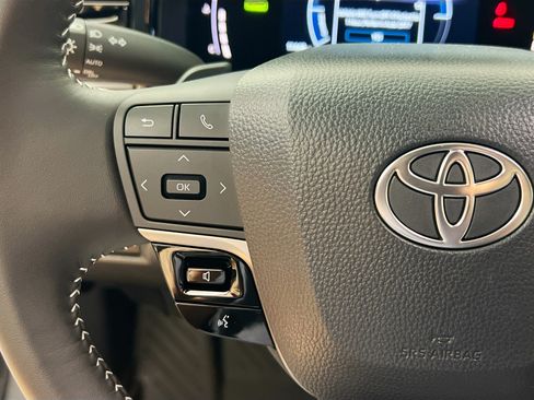 Used 2026 Toyota Camry SE FWD image 18