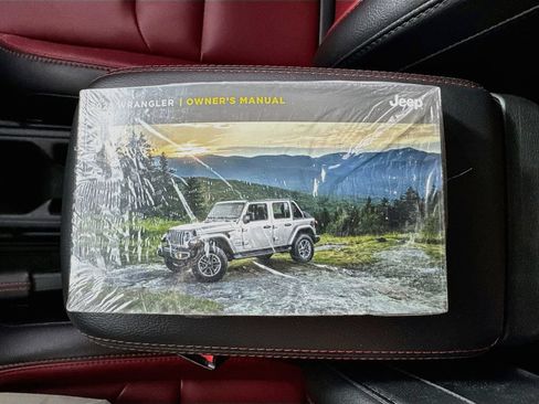 Used 2023 Jeep Wrangler Unlimited Rubicon 4xe AWD/4WD image 32