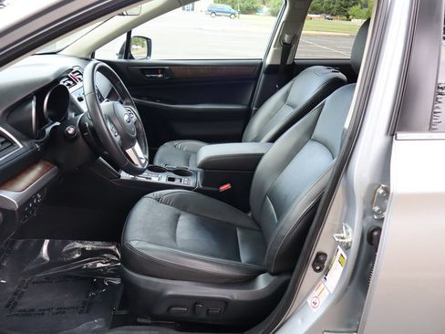 Used 2017 Subaru Outback 3.6R Limited AWD/4WD image 19