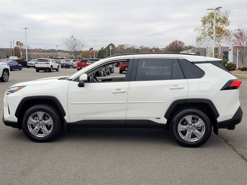 Certified 2025 Toyota RAV4 XLE image 4