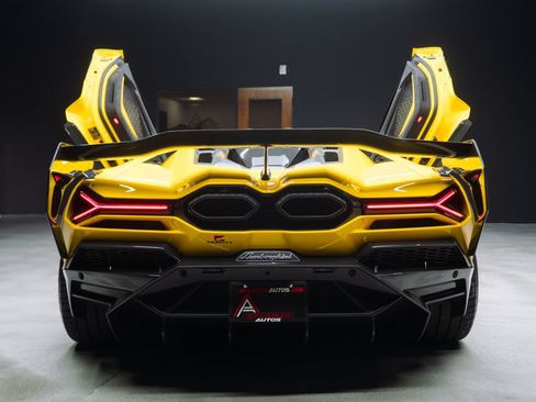 Used 2024 Lamborghini Revuelto AWD/4WD image 24